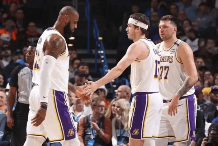 世界杯客户端安装说明-东契奇谈詹姆斯&amp;amp;里夫斯：我们都懂篮球，我们还有提升空间|湖人|骑士|卢卡-东契奇|奥斯汀·里夫斯|克利夫兰骑士队_新浪体育_新浪新闻